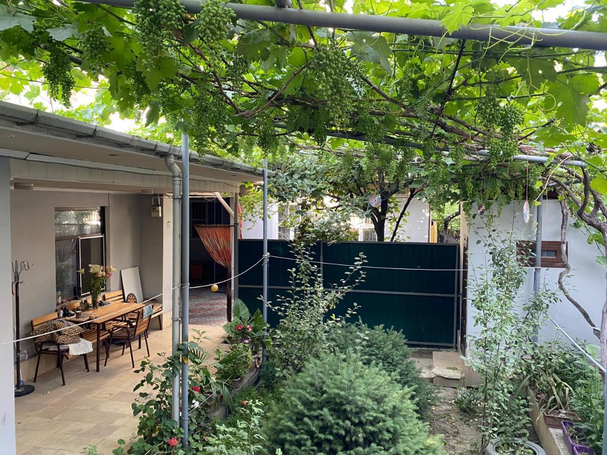 Guest House Vip Osh Exterior photo